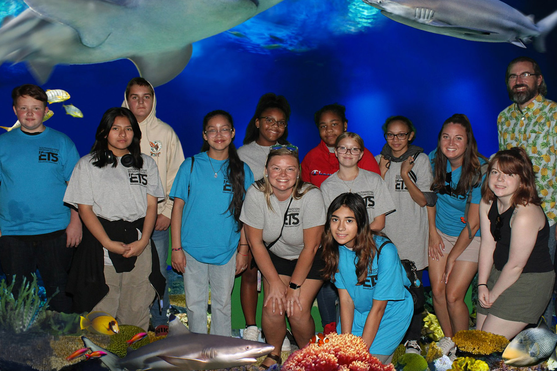 Students ion a field trip to Shedd Aquarium